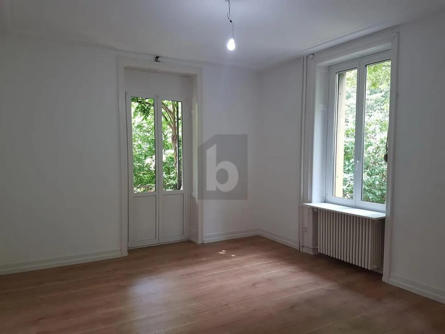 LICHTDURCHFLUTET MIT HOHEN DECKEN - Foto 4 von 6