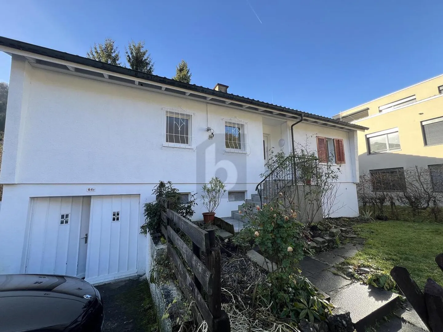 GROSSER GARTEN MIT EIGENEM BACH-ZUGANG - Foto 2 von 6