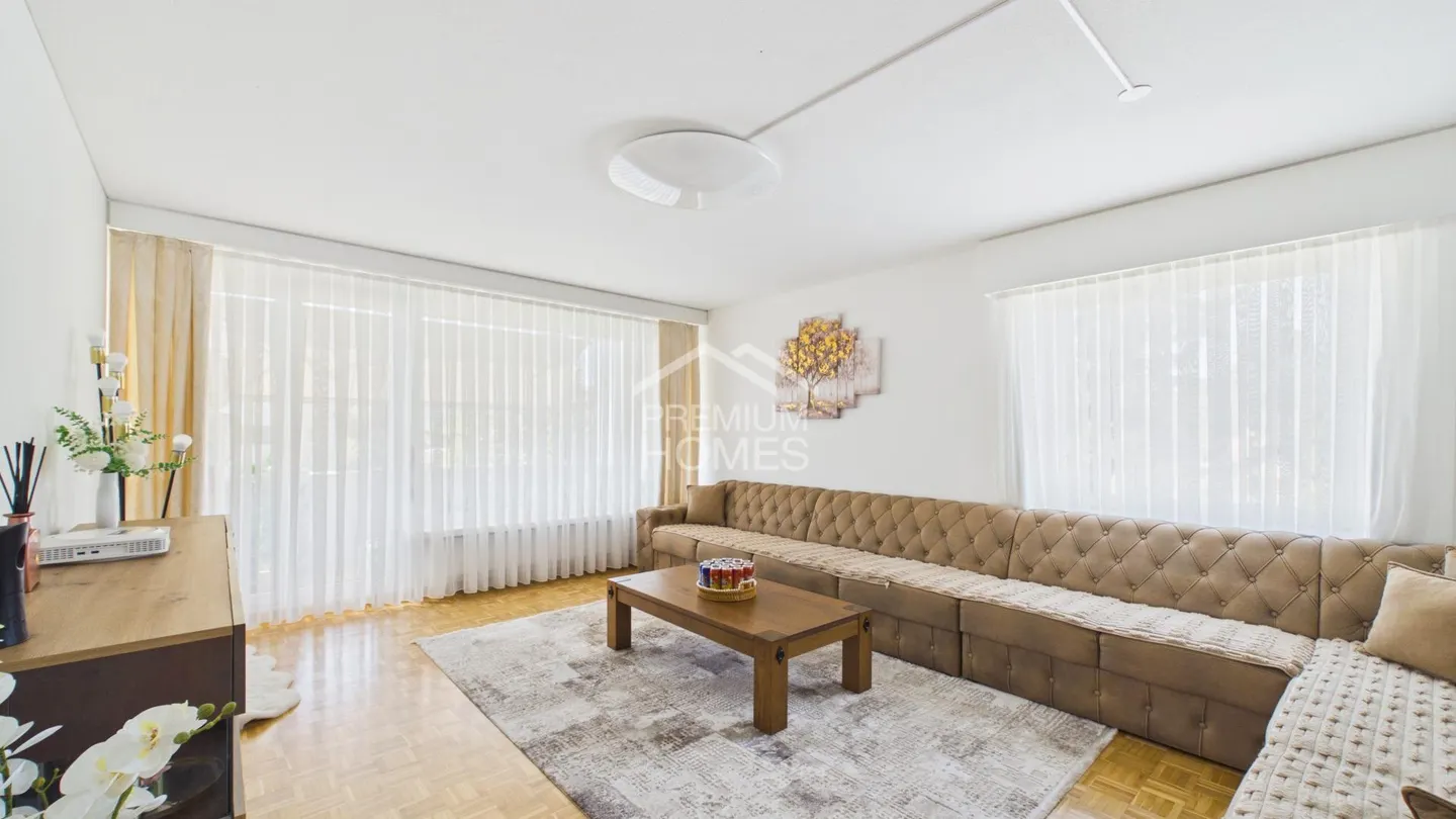 Spacious Family Apartment - Photo 2 of 13