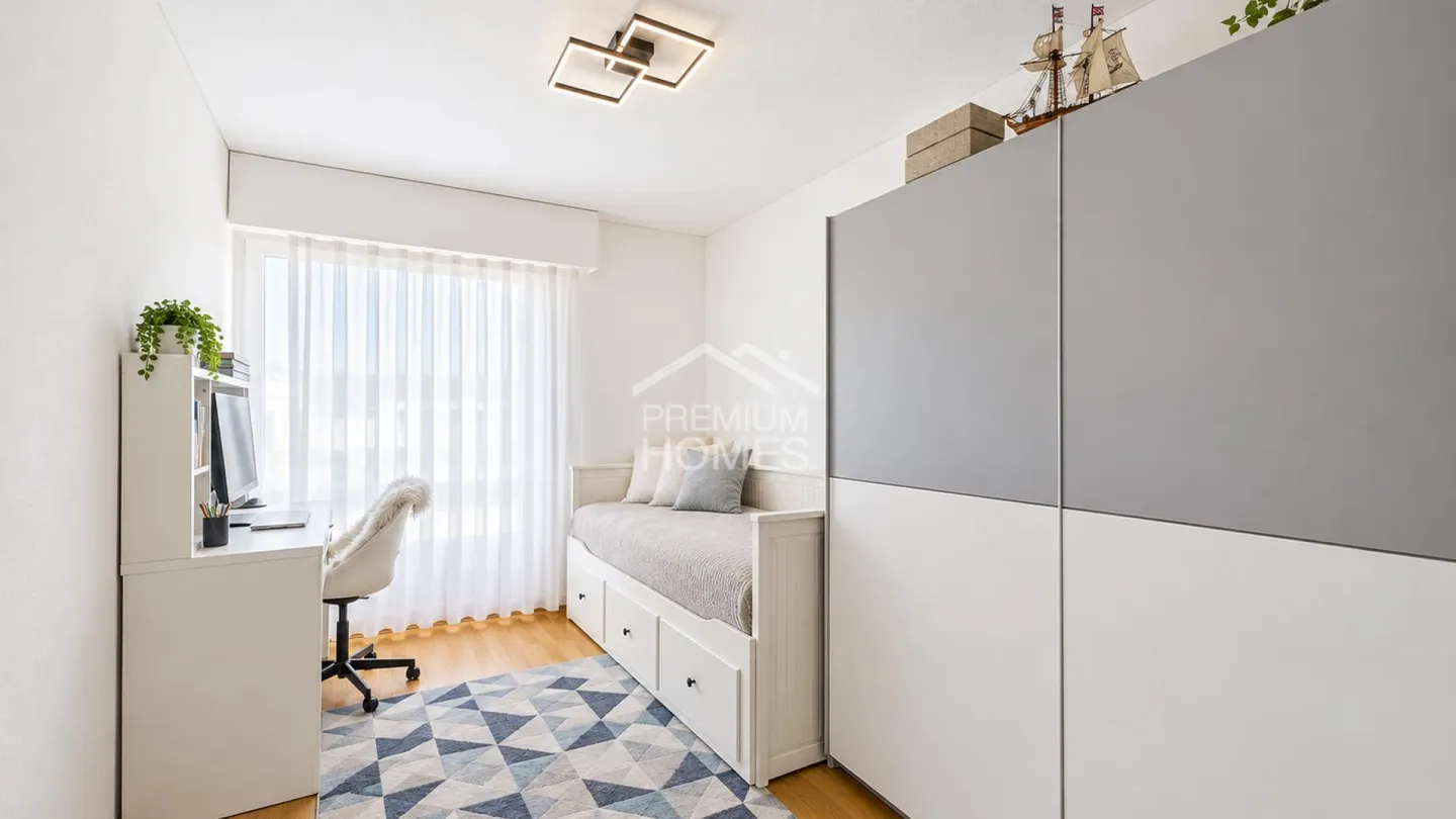 Spacious Family Apartment - Photo 8 of 13