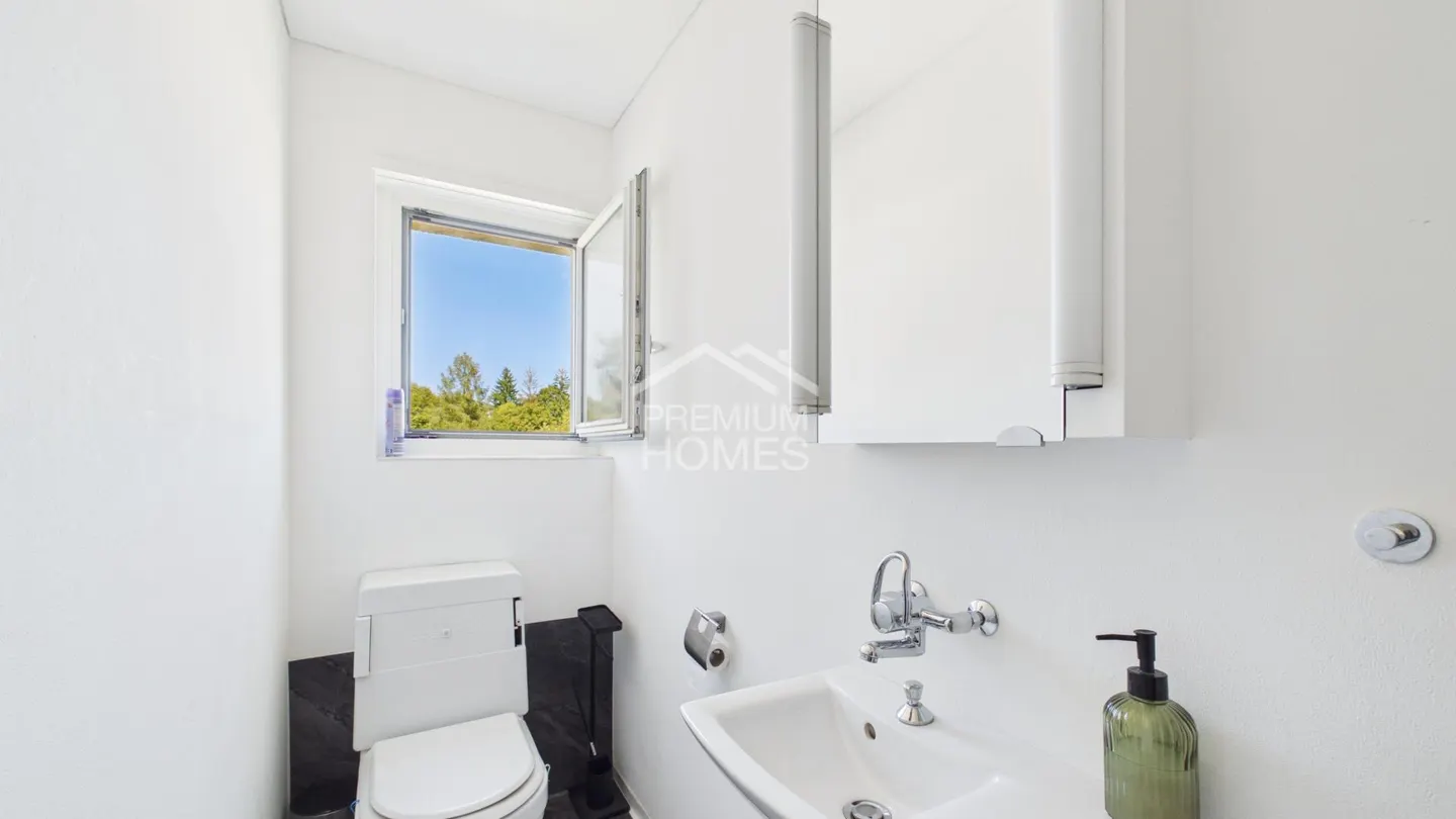 Spacious Family Apartment - Photo 11 of 13