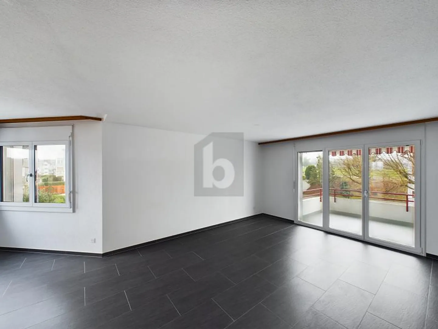 Apartment for rent - Photo 1 of 6