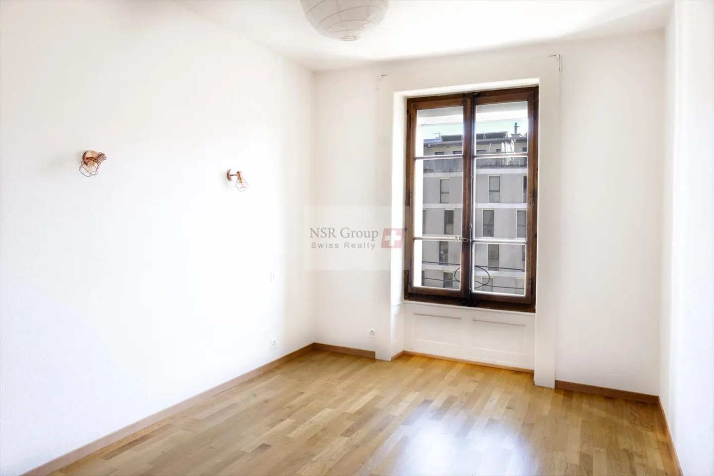 Wohnung mit Balkon und freiem Blick, großes Renovierungspotenzial - Foto 4 von 5