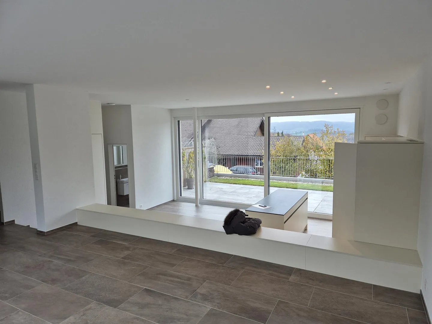 Moderna casa bifamiliare con vista in posizione tranquilla - Foto 10 di 29