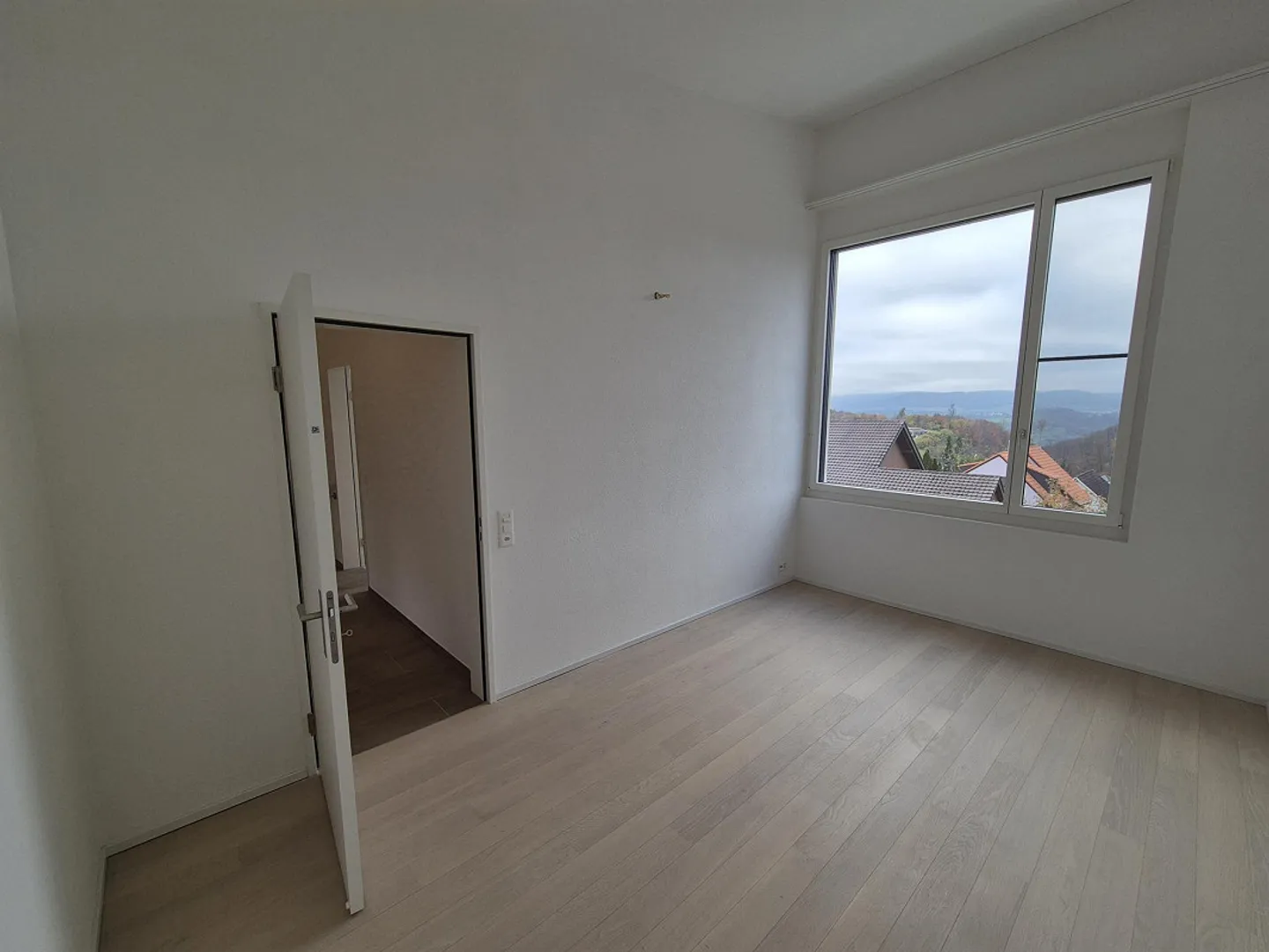 Moderna casa bifamiliare con vista in posizione tranquilla - Foto 14 di 29