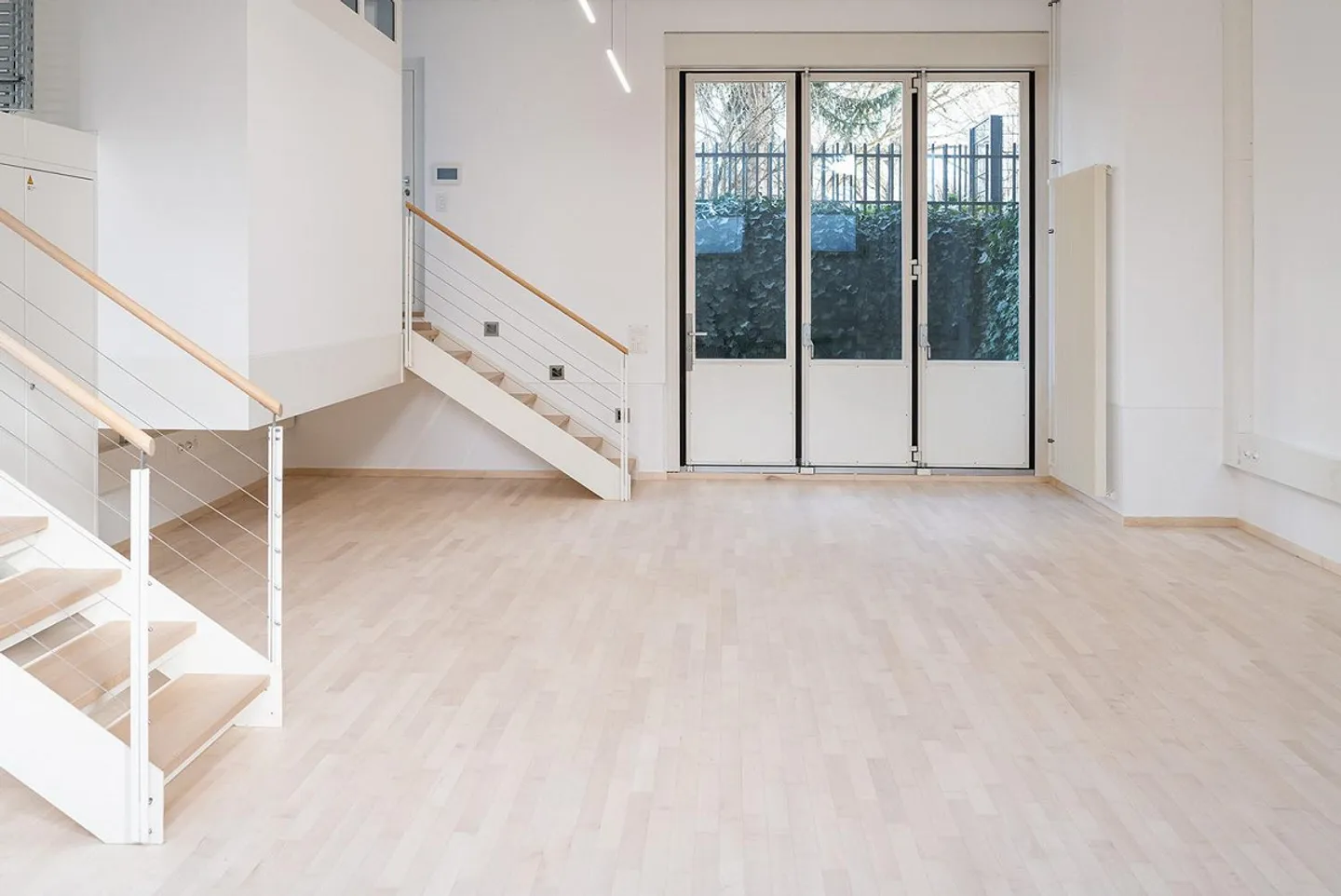 Bureau, atelier, showroom, salle de cours, WC séparé, hauteur de 4m magnifiquement aménagé - Photo 4 sur 13