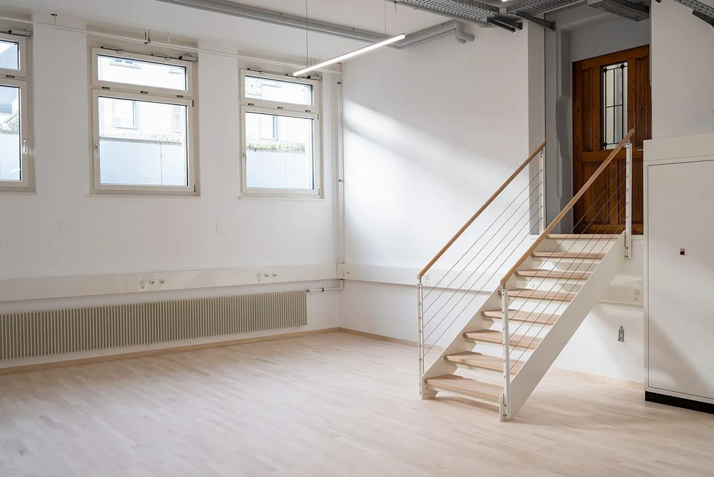 Bureau, atelier, showroom, salle de cours, WC séparé, hauteur de 4m magnifiquement aménagé - Photo 5 sur 13