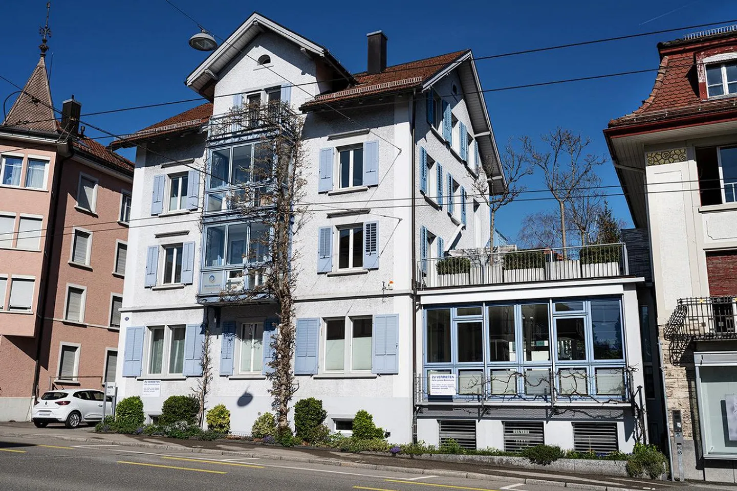 Bureau, atelier, showroom, salle de cours, WC séparé, hauteur de 4m magnifiquement aménagé - Photo 1 sur 13