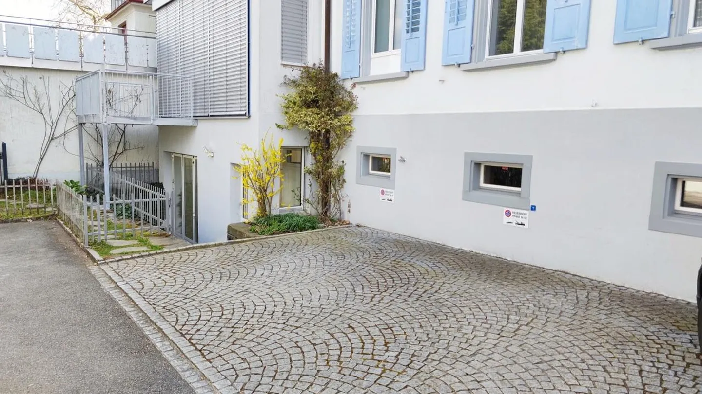 Bureau, atelier, showroom, salle de cours, WC séparé, hauteur de 4m magnifiquement aménagé - Photo 13 sur 13