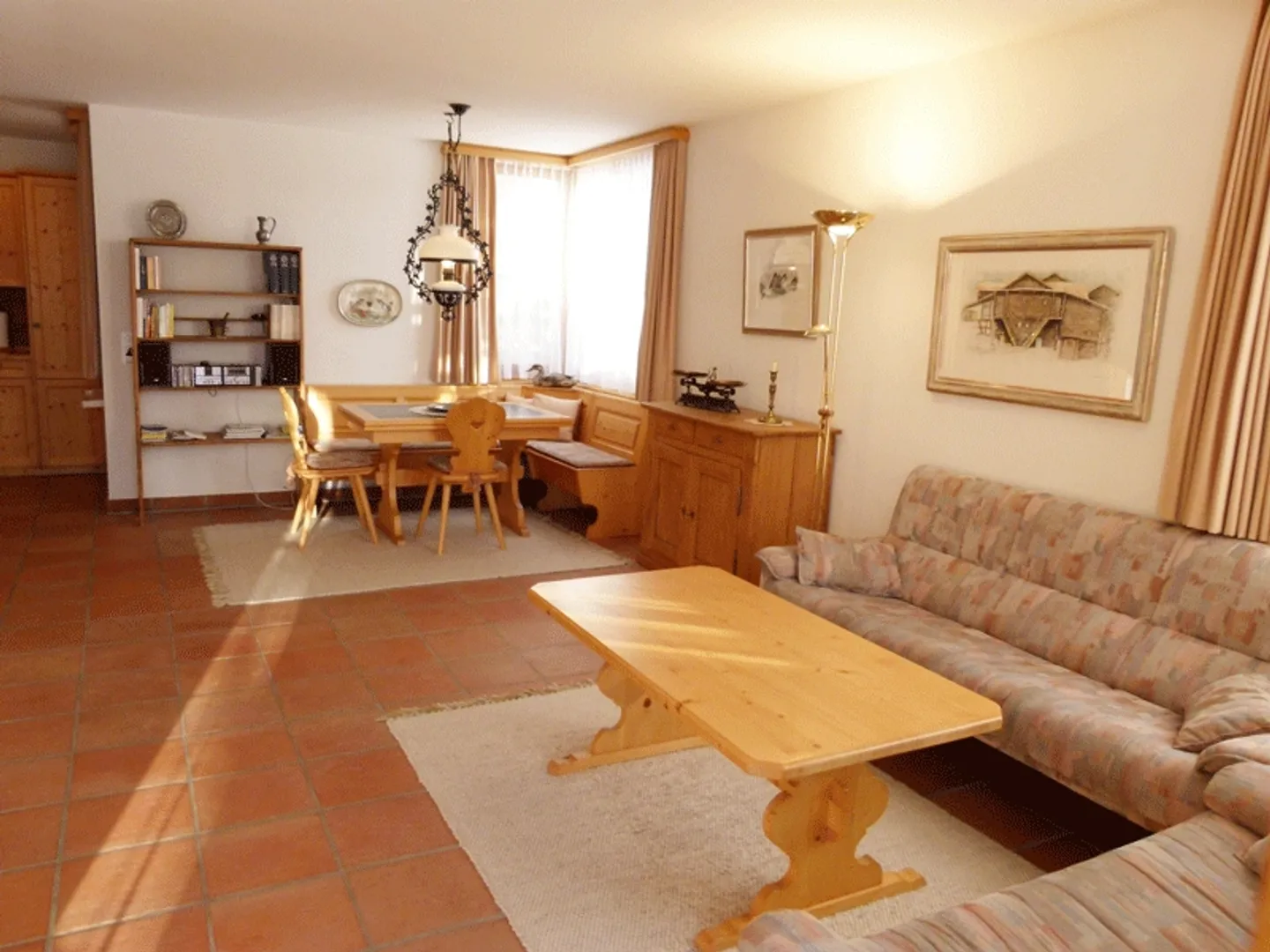 Large bright 2.5 room apartment furnished in a quiet, central location - Photo 4 of 13