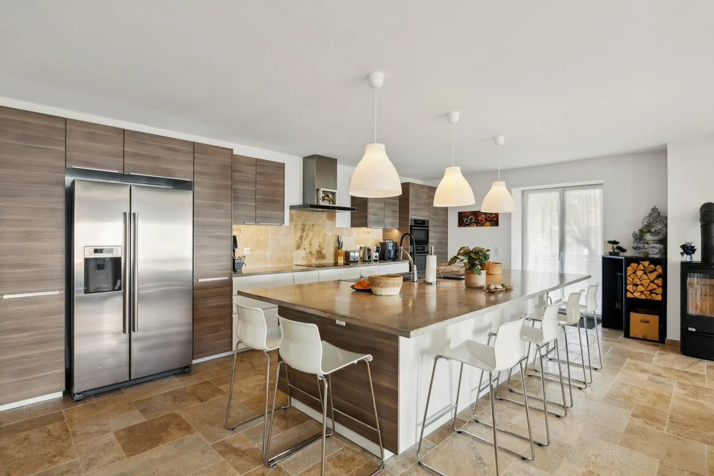 Magnificent renovated barn with 3 apartments! - Photo 2 of 6