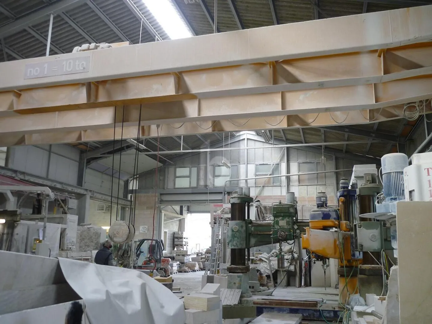 RARE HALLE, PRO UND STRATEGISCH - Foto 5 von 6