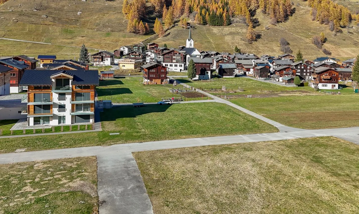 Grundstück mit hohem Potenzial in Ulrichen (Goms) - Foto 3 von 13