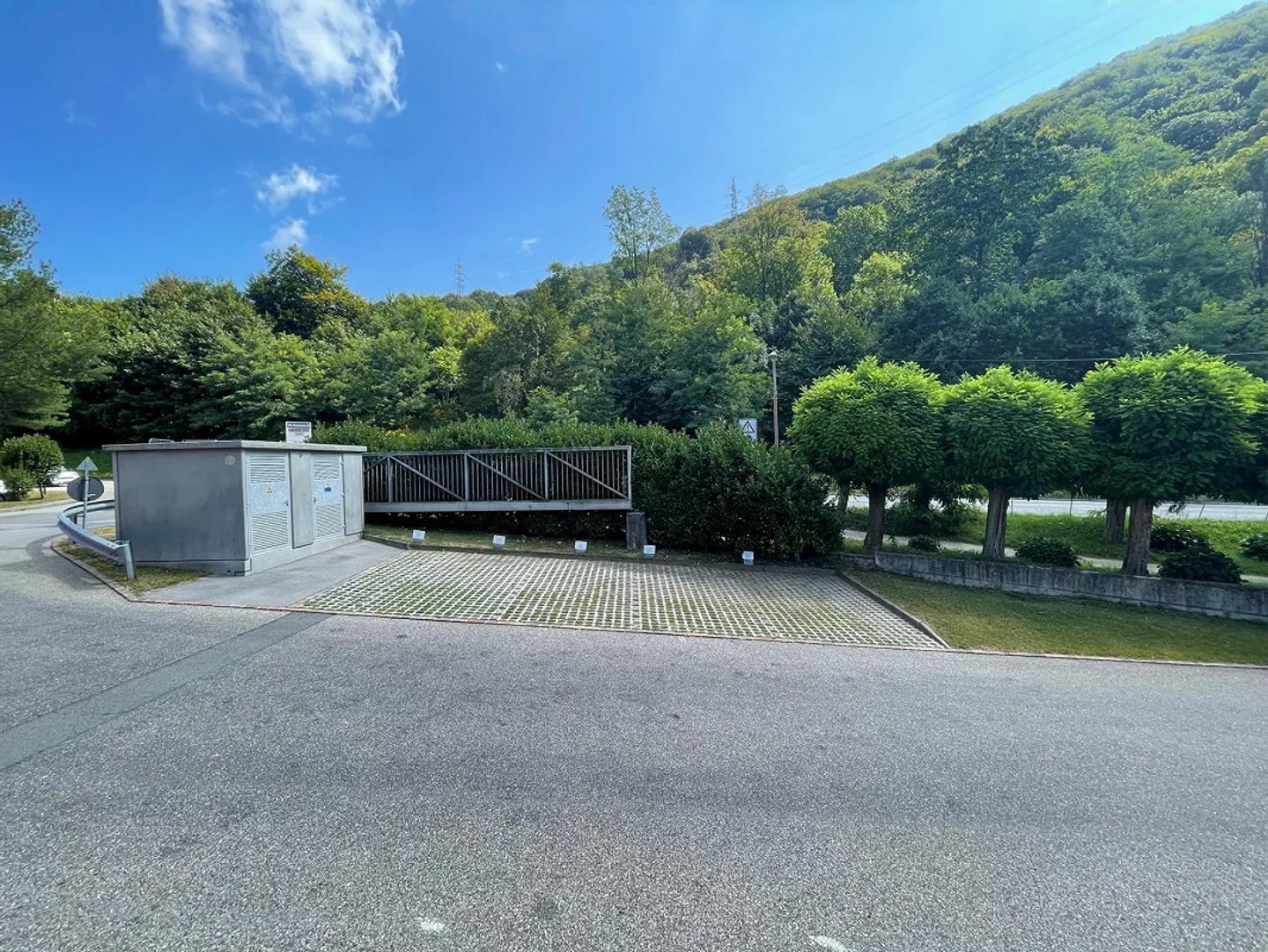 Spacious commercial and logistics area in a strategic location - Photo 13 of 15