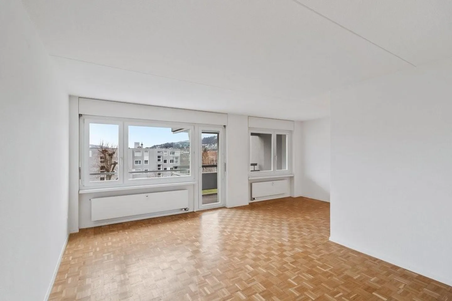 Your new home in a light-filled apartment! - Photo 5 of 8