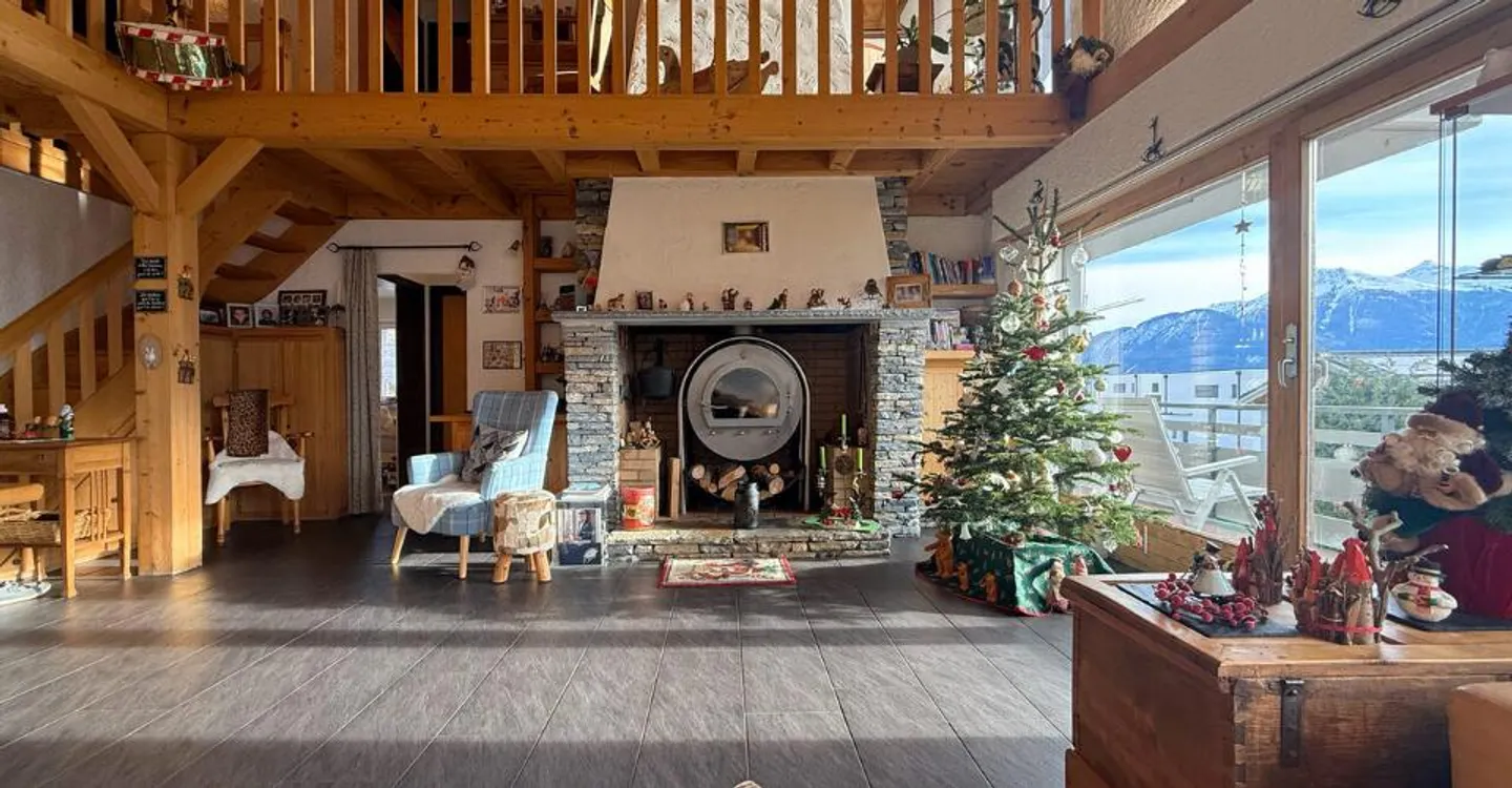 Family Chalet with Independent 3.5-Room Apartment for Sale in Chermignon d'en Haut - Bouillèt / Maze Area - Photo 2 of 13