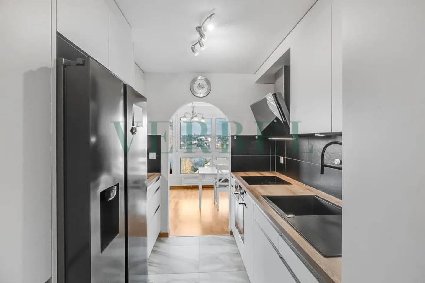 Appartement Panoramique à Fribourg - Photo 3 sur 8