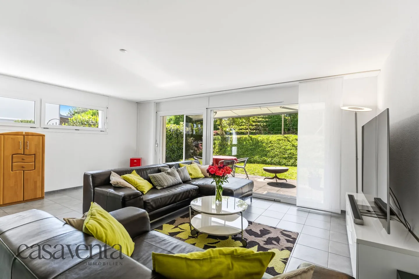 Spacious Family Duplex Home - Photo 4 of 24