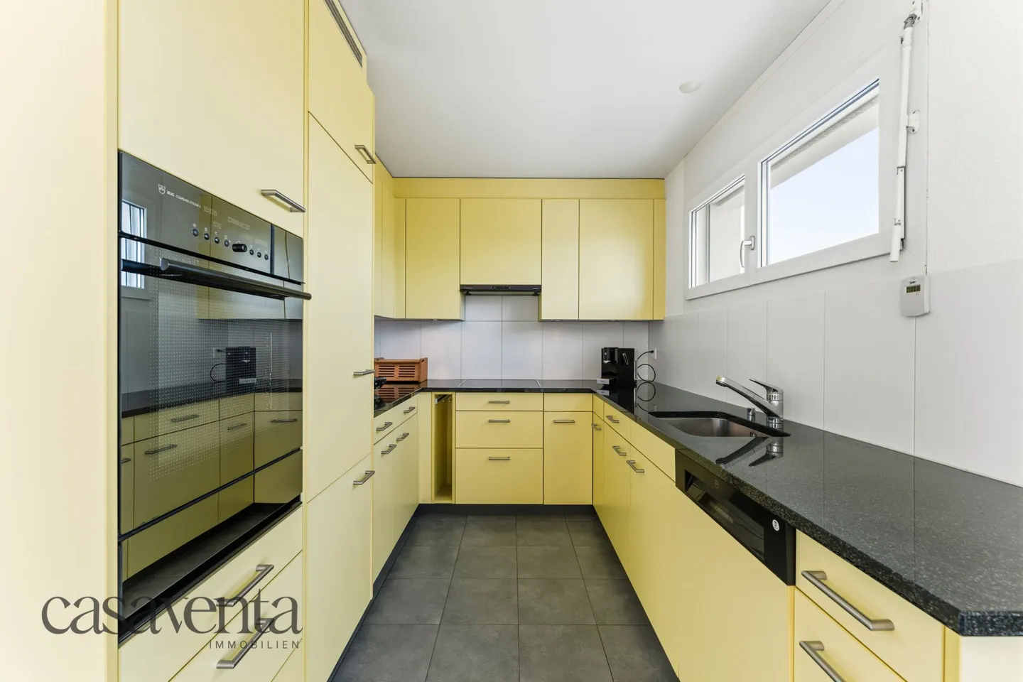 Spacious Family Duplex Home - Photo 6 of 24