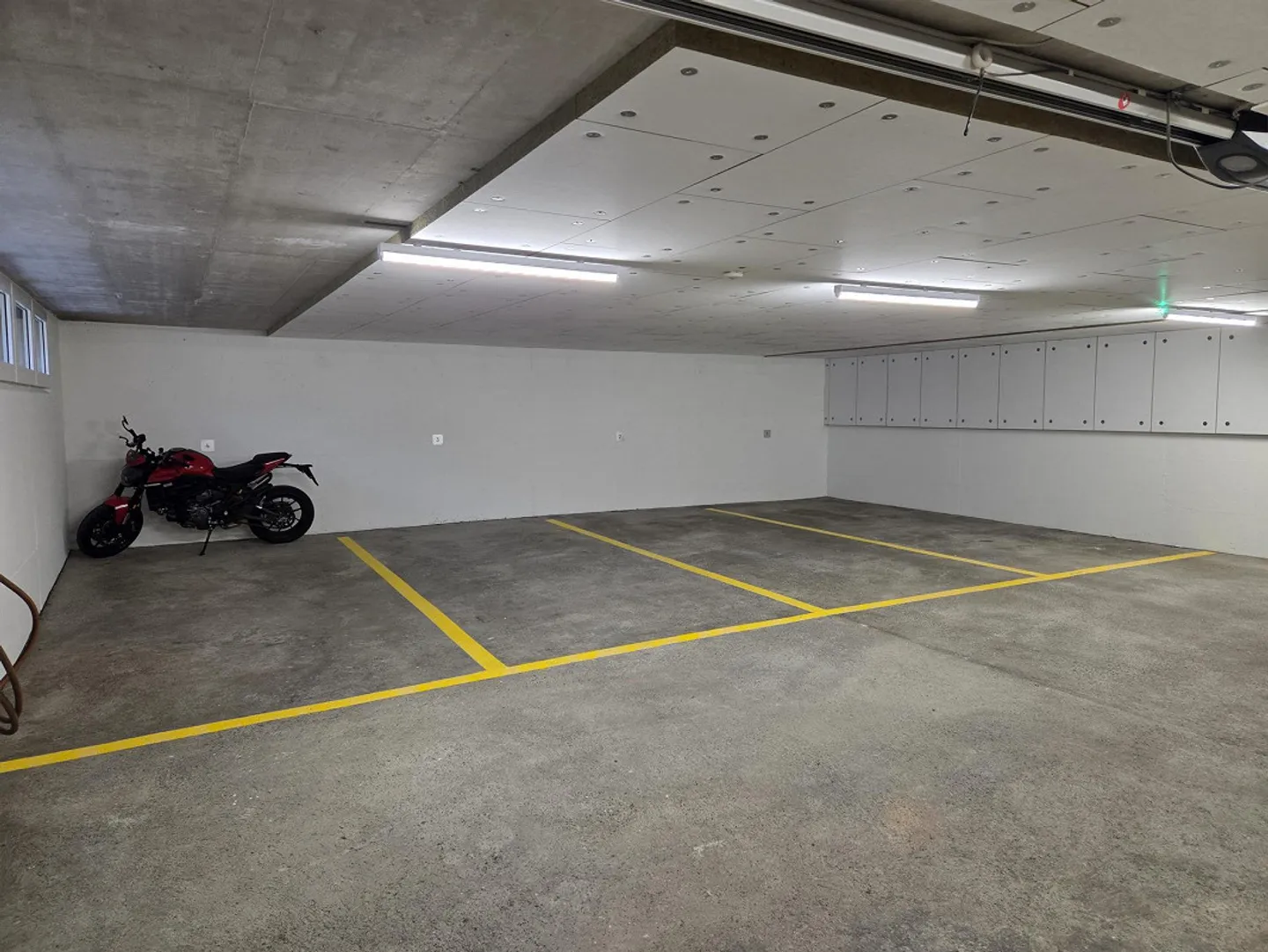 Place de parking à louer - Photo 2 sur 3