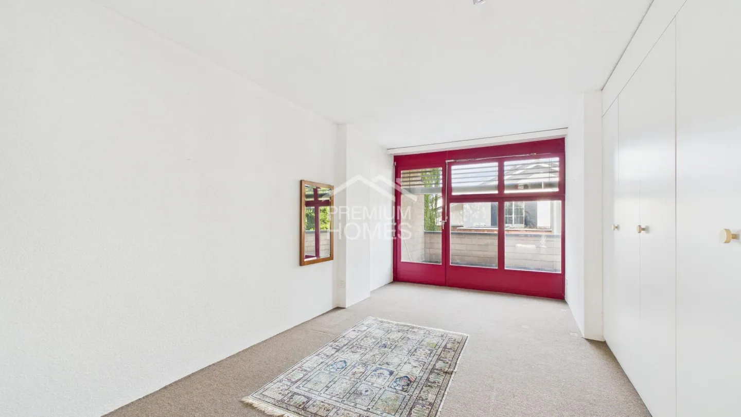Spacious Duplex Home with Garden - Photo 10 of 13