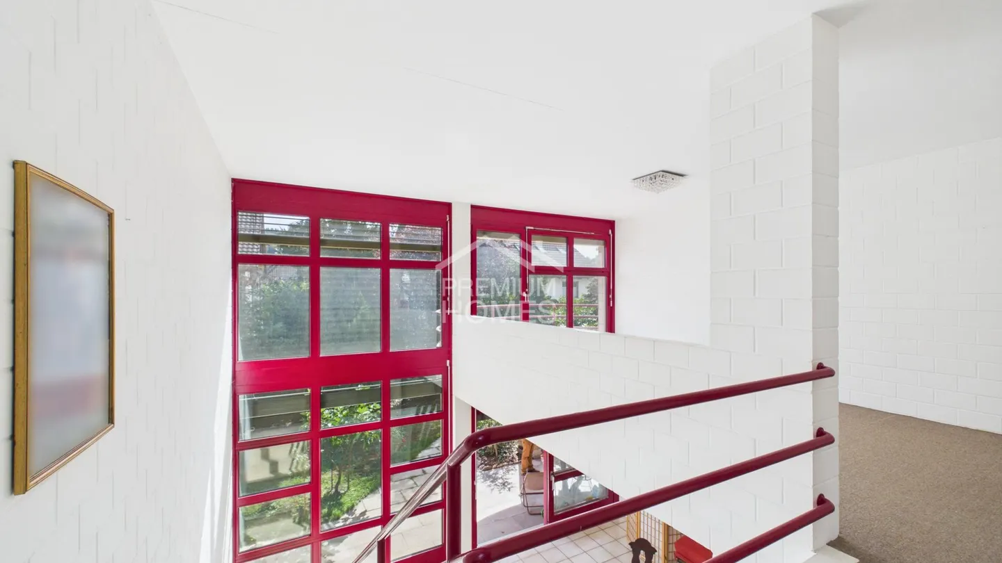 Spacious Duplex Home with Garden - Photo 8 of 13