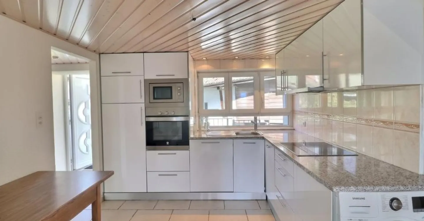 BUILDING OF 4 APARTMENTS TO RENOVATE WITH EXCEPTIONAL PANORAMIC VIEW OF LAKE LEMAN AND THE ALPS - Photo 8 of 12