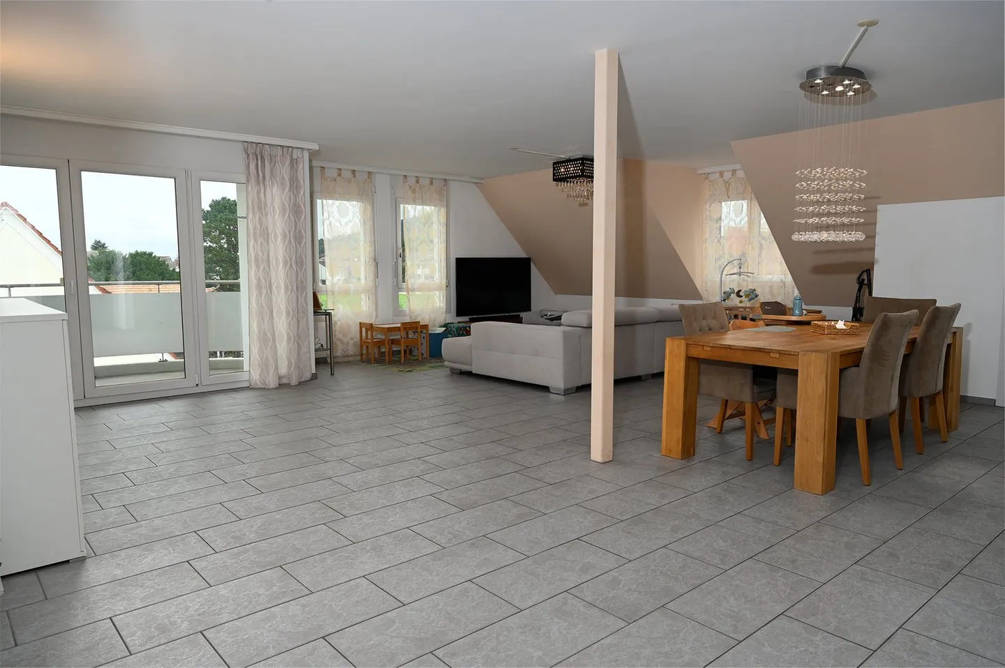 146 m² Light, Space and Joy of Living – Your New Home Awaits - Photo 3 of 15