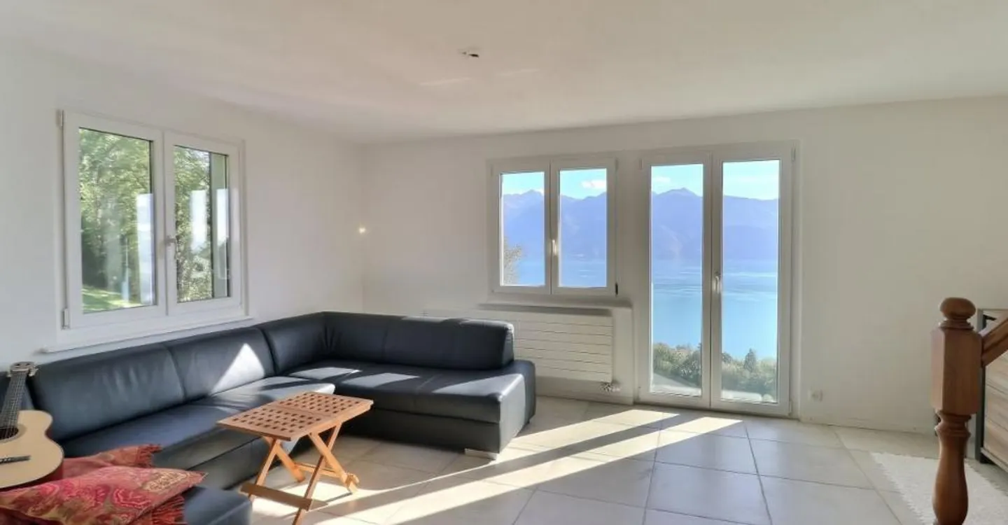 BUILDING OF 4 APARTMENTS TO RENOVATE WITH EXCEPTIONAL PANORAMIC VIEW OF LAKE LEMAN AND THE ALPS - Photo 11 of 12