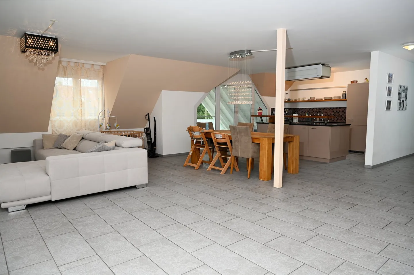 146 m² Light, Space and Joy of Living – Your New Home Awaits - Photo 4 of 15