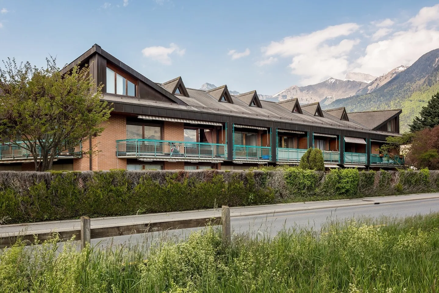 Spacieux appartement de 2.5 pièces en duplex avec balcon - Photo 9 sur 10