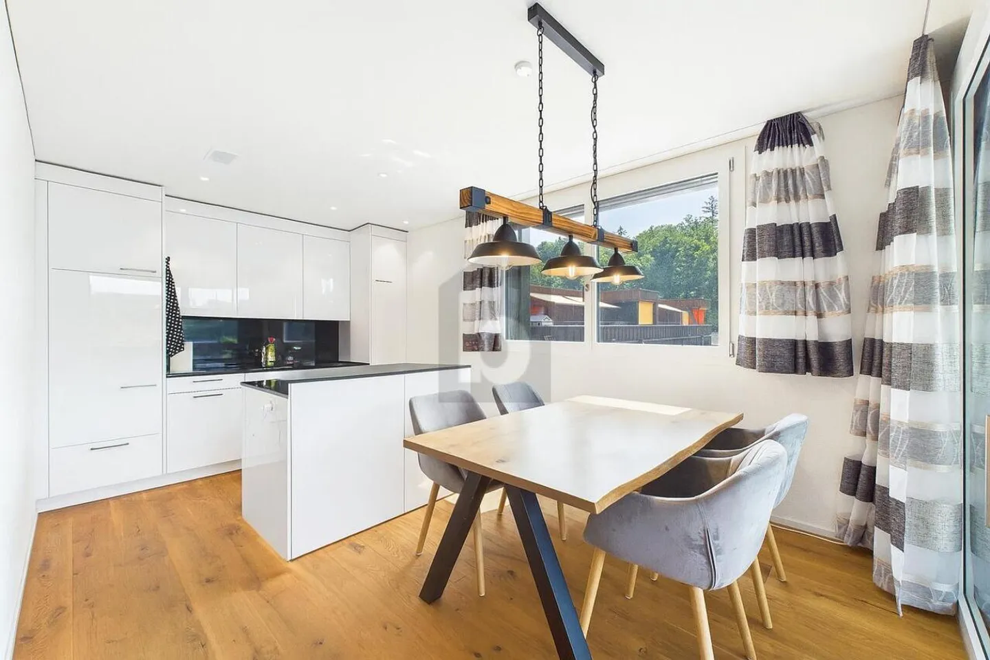 BACIO DEL SOLE NELLA NATURA - Foto 2 di 6