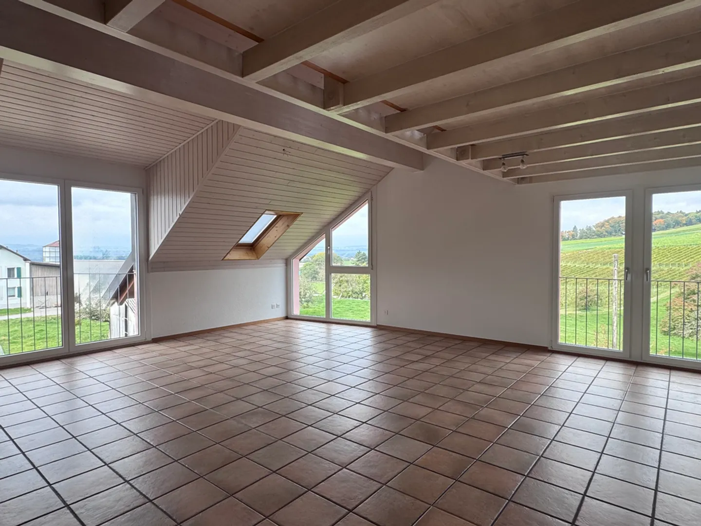 Appartamento di 5.5 stanze a Villars-Ste-Croix - Foto 3 di 12