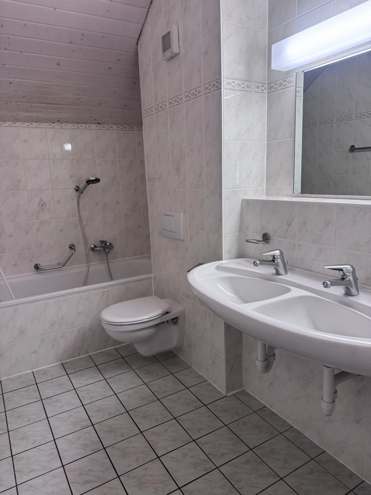 Appartamento di 5.5 stanze a Villars-Ste-Croix - Foto 7 di 12
