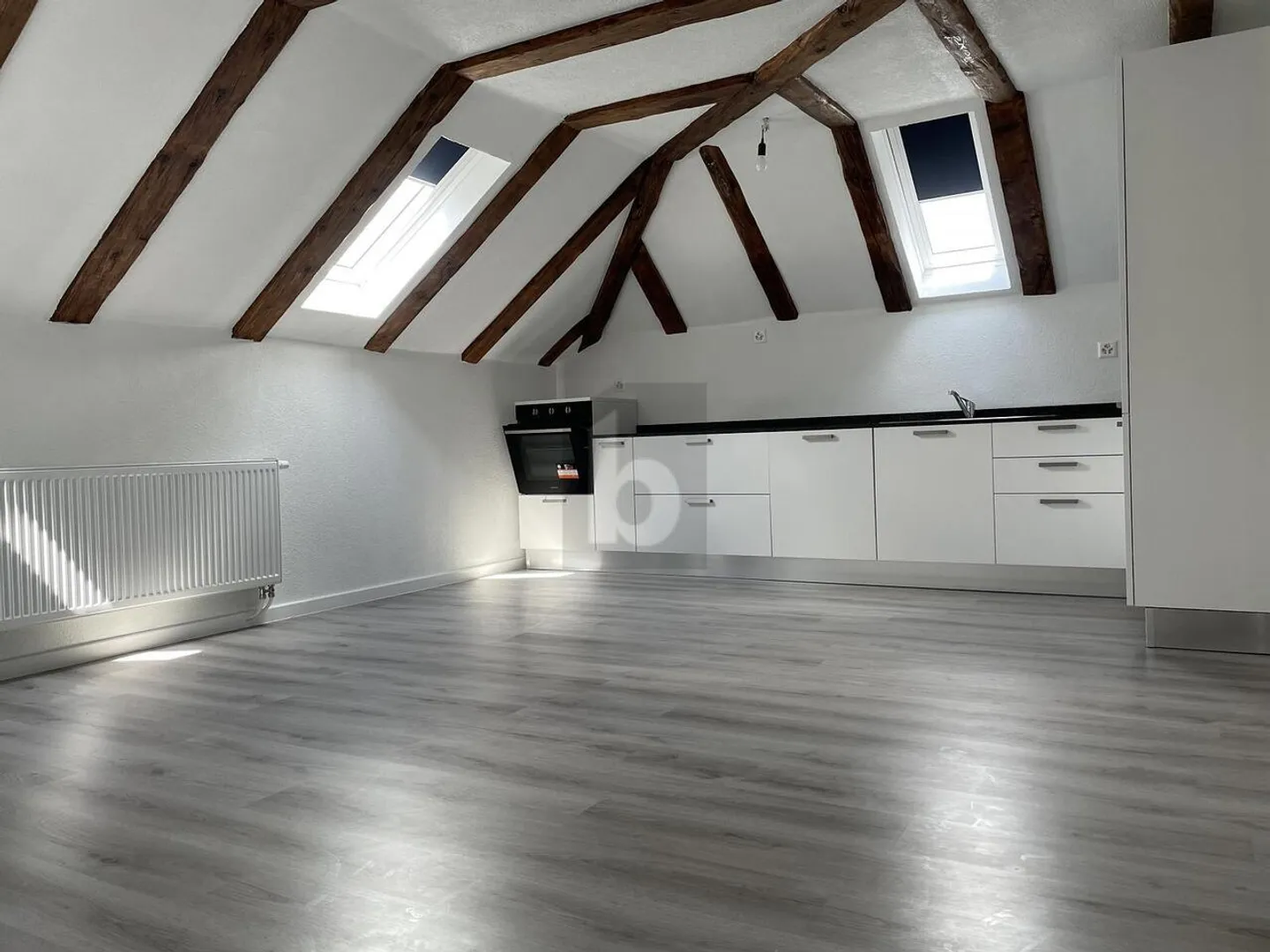 IMMEUBLE 5,4 % DE RENDEMENT 9 APPARTEMENTS 11 BOX - Photo 2 sur 6