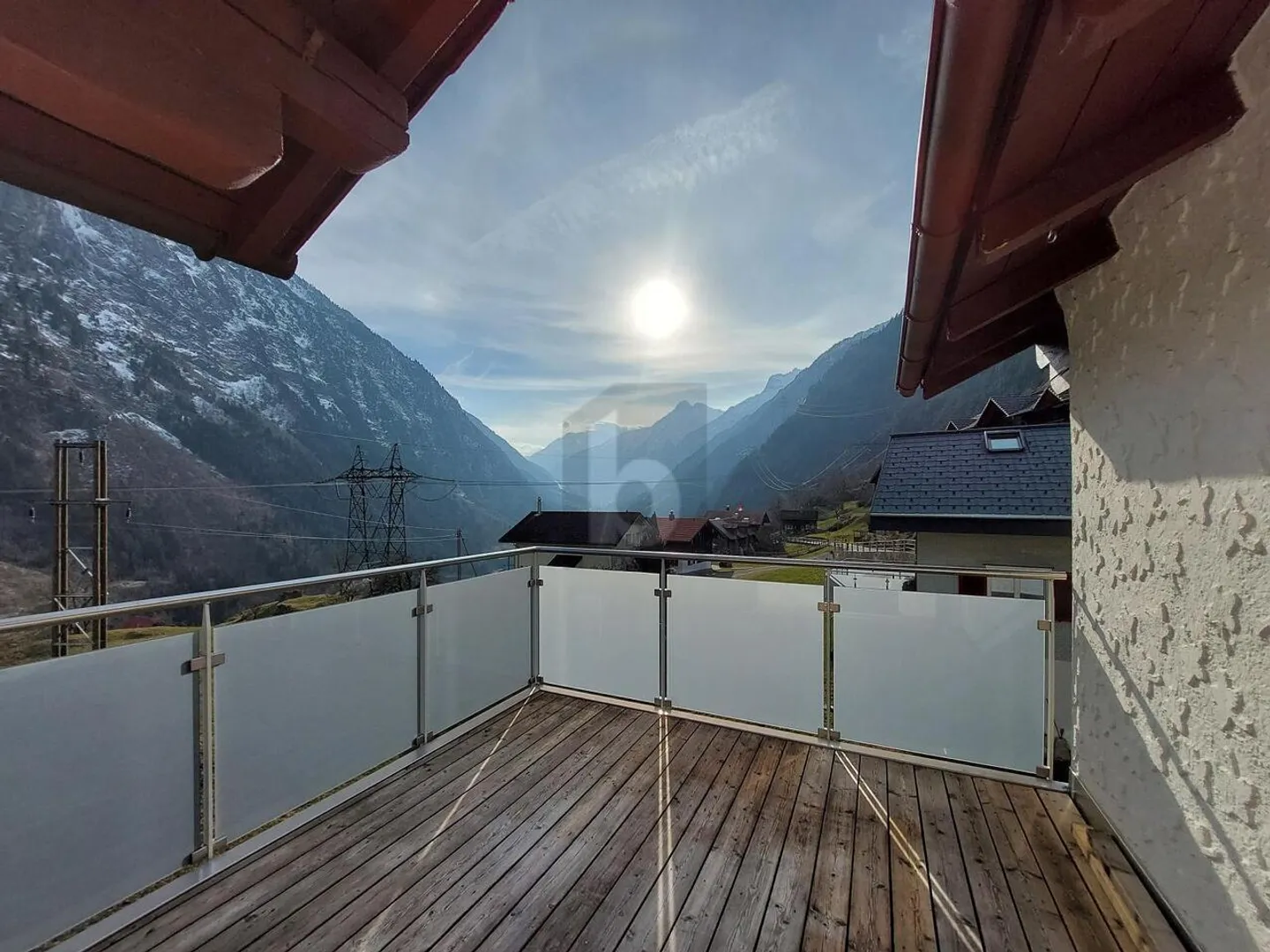 STILVOLLES ZUHAUSE INMITTEN DER NATUR - Foto 2 von 6