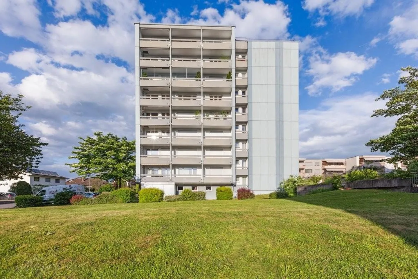 3-Zimmer-Wohnung mit Balkon und Aussicht - Top Lage in Lenzburg - Foto 1 von 10