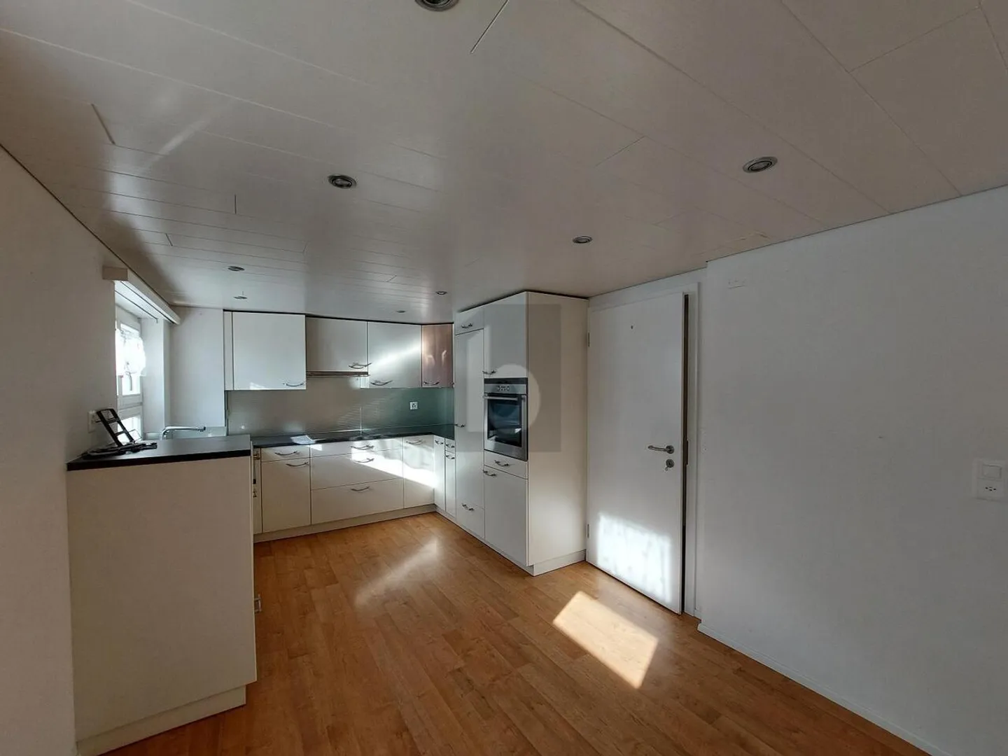 STILVOLLES ZUHAUSE INMITTEN DER NATUR - Foto 3 von 6