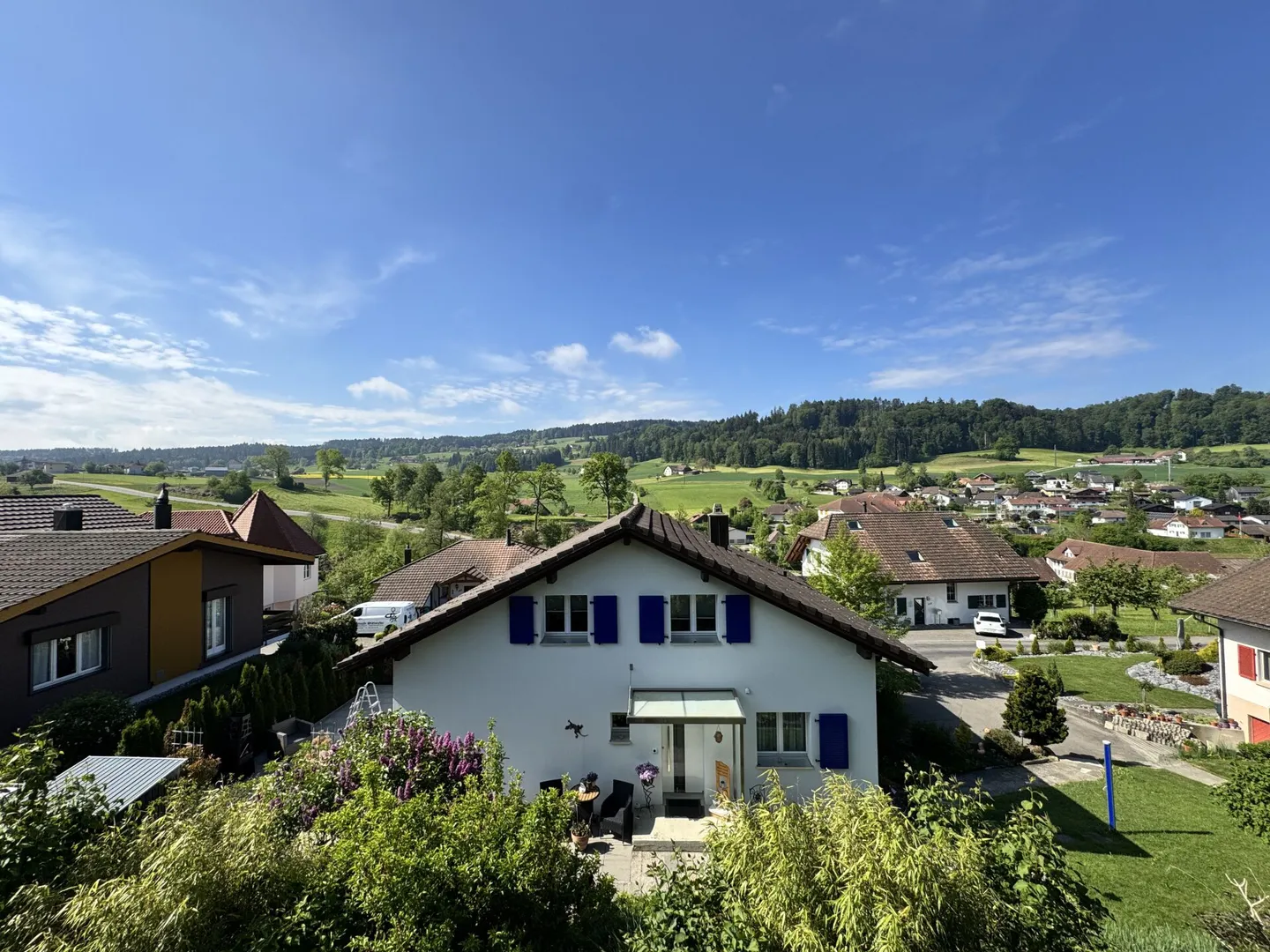 Vivere esclusivo in una posizione collinare soleggiata con vista panoramica - Foto 14 di 15