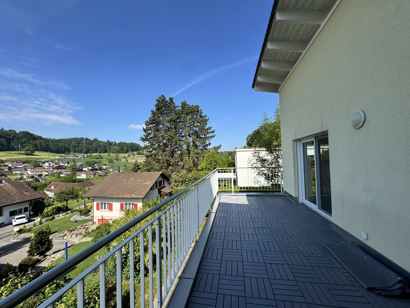 Vivere esclusivo in una posizione collinare soleggiata con vista panoramica - Foto 15 di 15