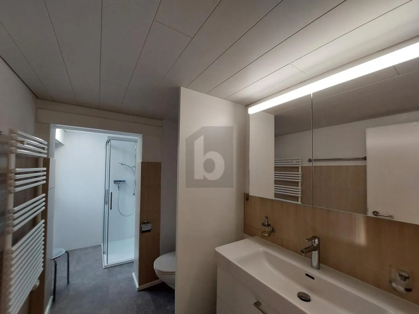 STILVOLLES ZUHAUSE INMITTEN DER NATUR - Foto 5 von 6