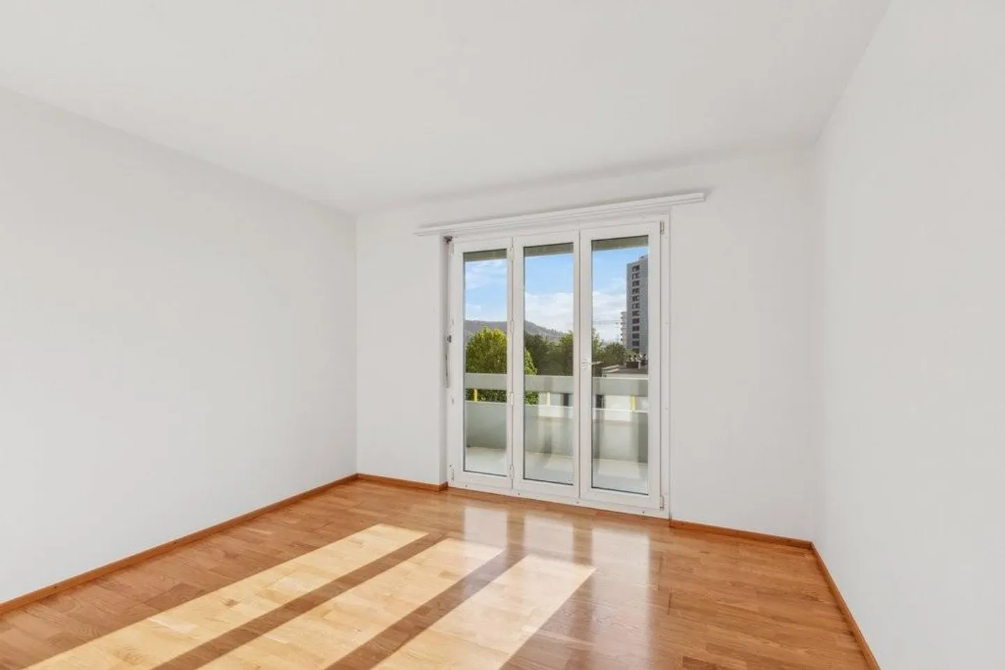 3-Zimmer-Wohnung mit Balkon und Aussicht - Top Lage in Lenzburg - Foto 6 von 10