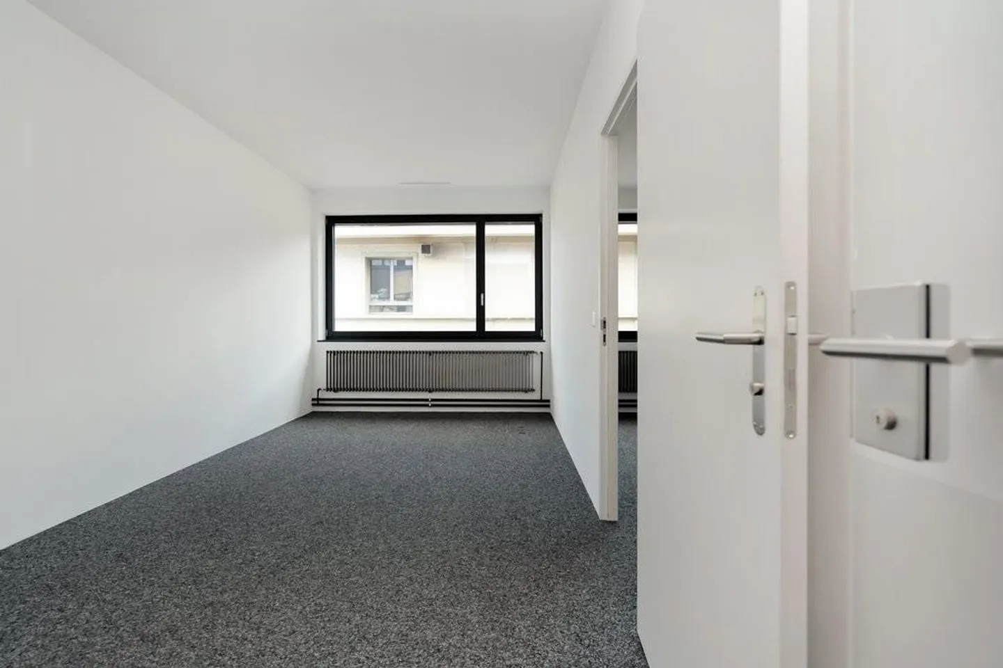 Bureau et espaces de pratique bien connectés à Wabern - Photo 4 sur 9