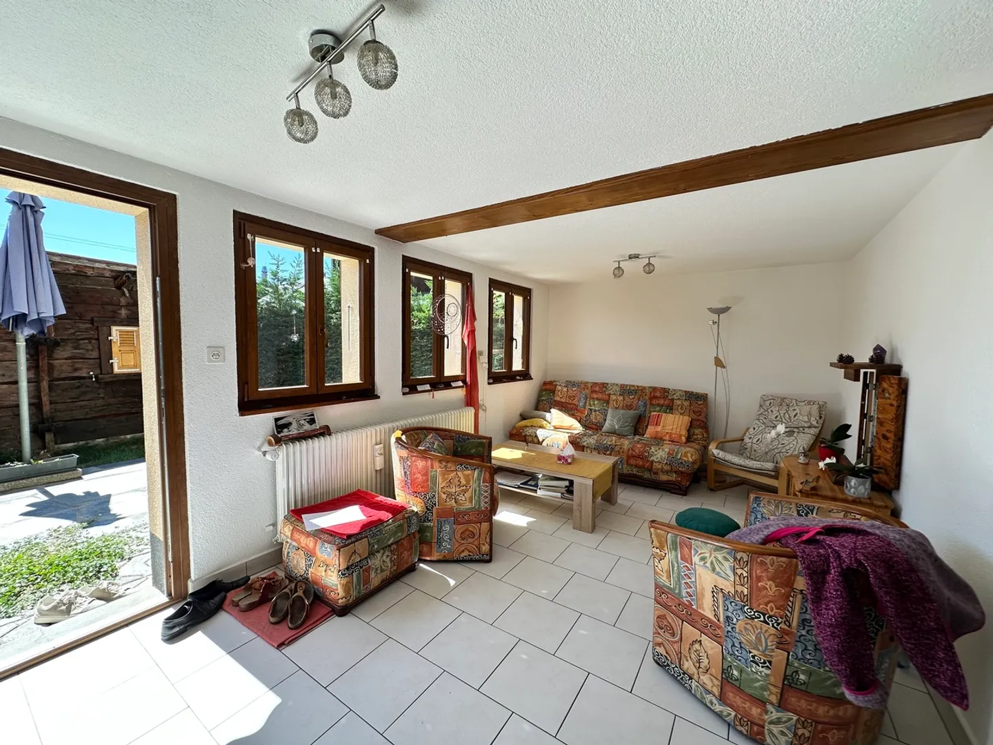 Charmante Duplexwohnung mit 4,5 Zimmern im Erdgeschoss - Foto 2 von 11