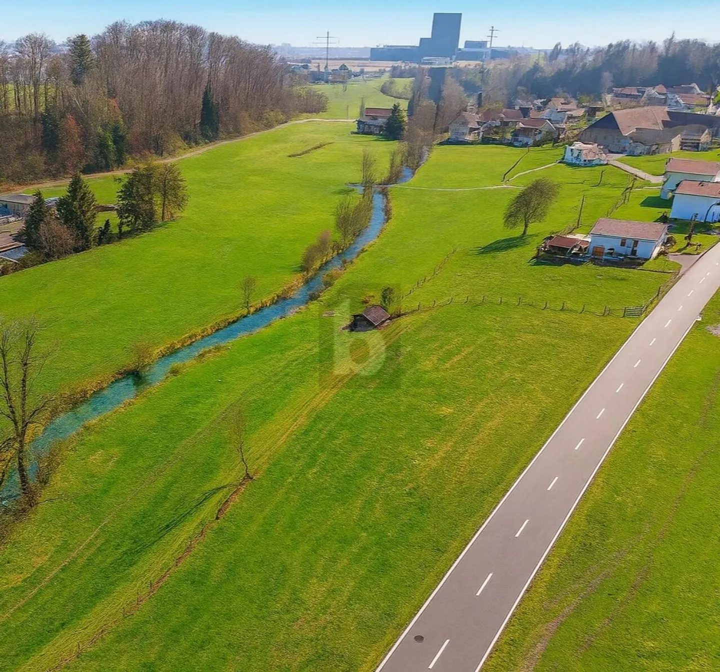 Grosszügiges Bauland in Wanzwil - Foto 1 von 4