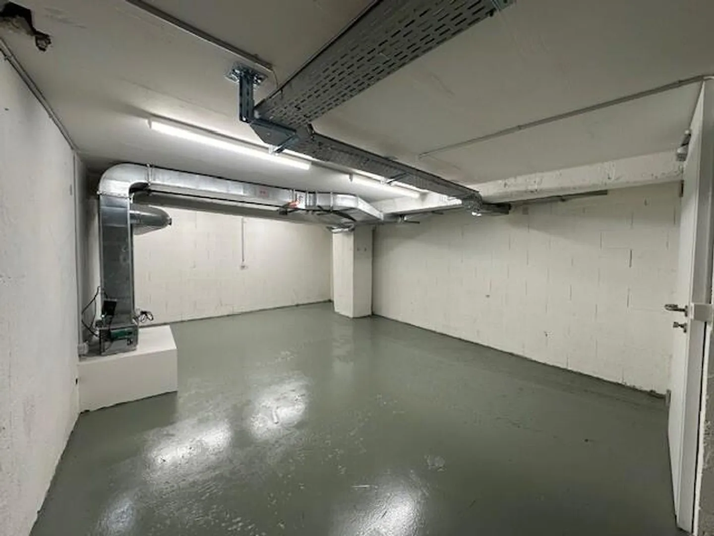 Espace de stockage de 34 m2 au 1er sous-sol - Photo 3 sur 3