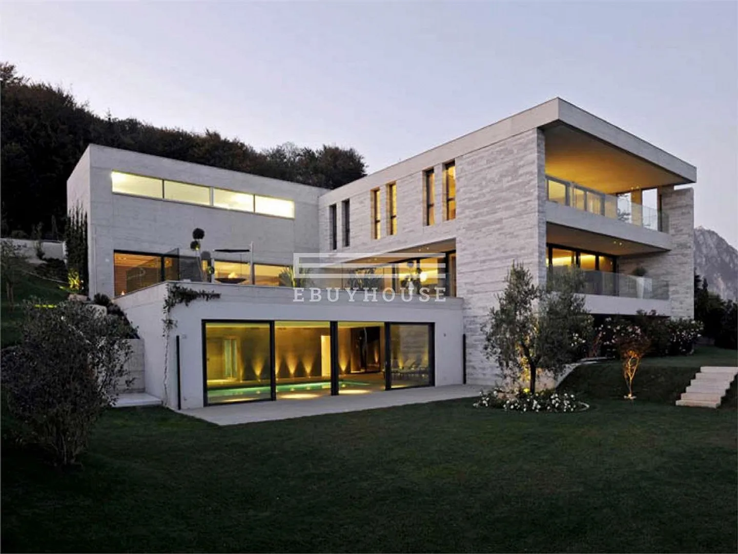 Villa di design con piscina interna a Lugano - Foto 1 di 9