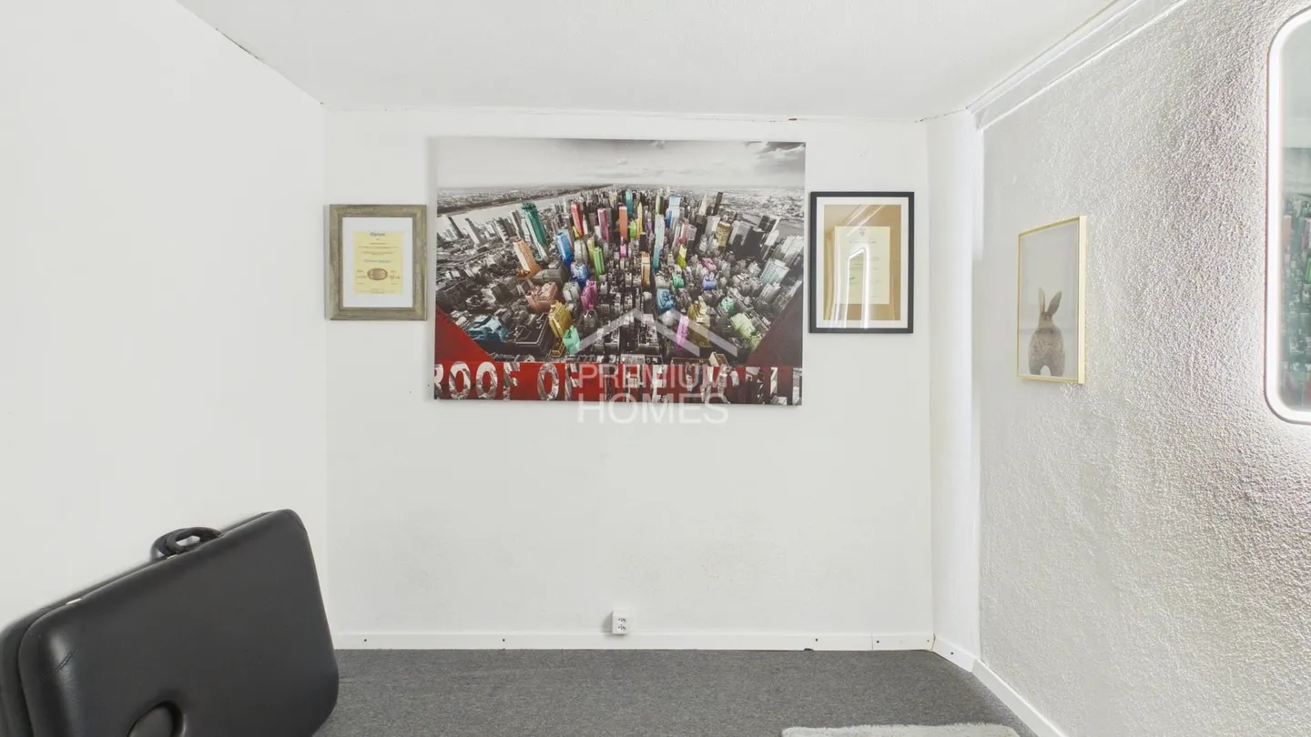 Charming Glarner Duplex Home - Photo 5 of 9