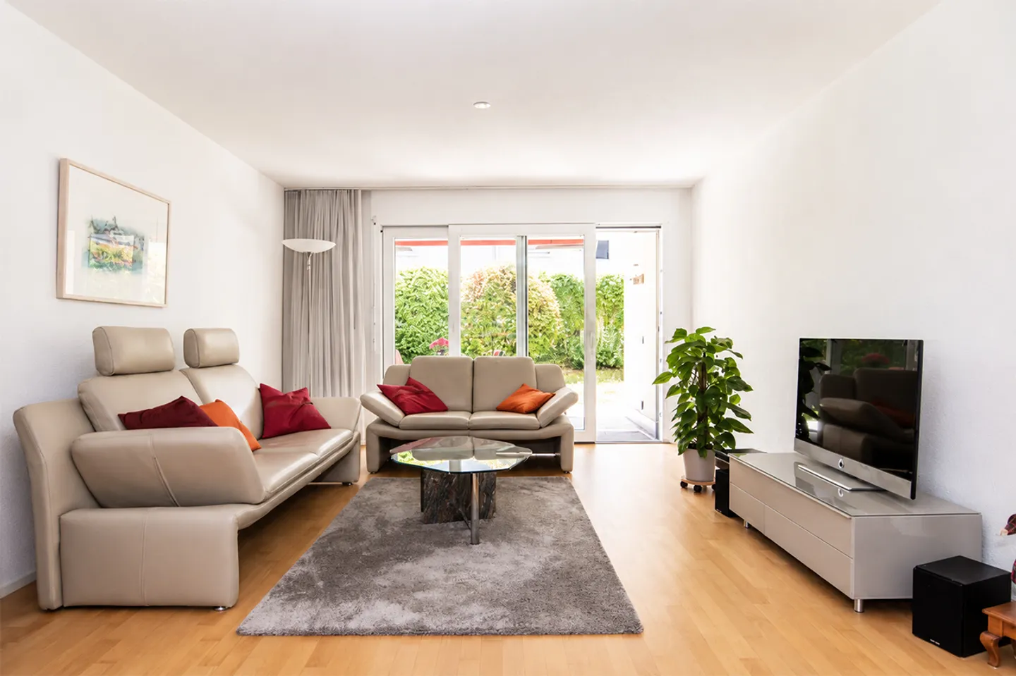 Move in and enjoy well-kept garden apartment - Photo 2 of 10