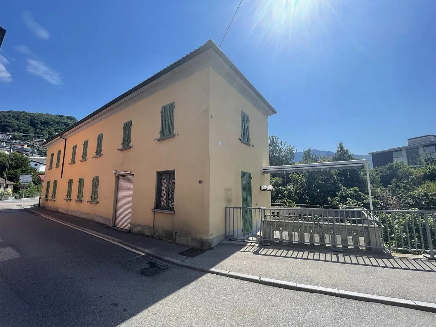 Interesting property for renovation in the heart of Tesserete - Photo 1 of 11